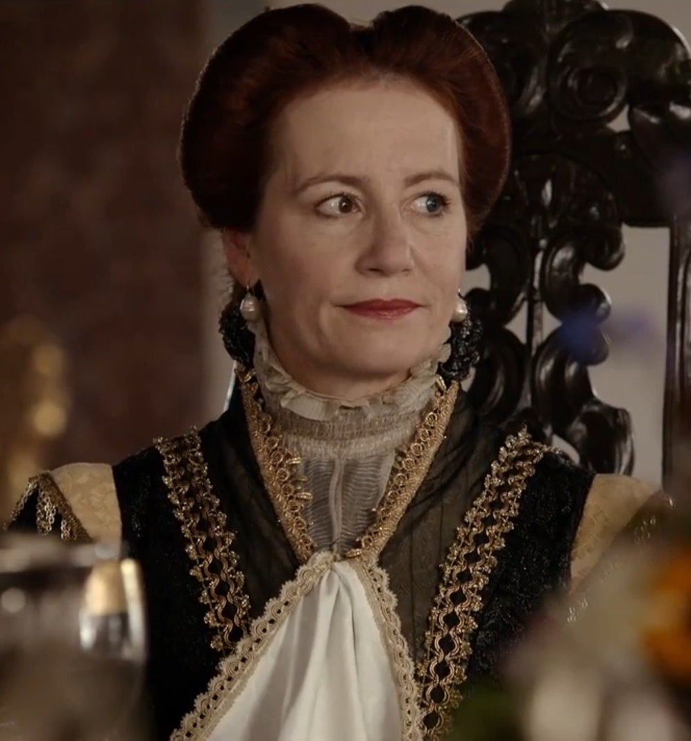 Ulrike Krumbiegel as Edeltraud in the 2013 film "Märchenperlen: Die goldene Gans."